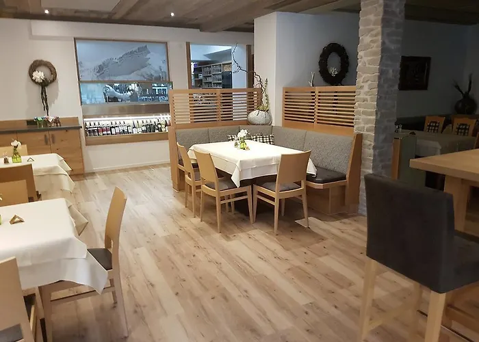 Отель Steinbock 3*